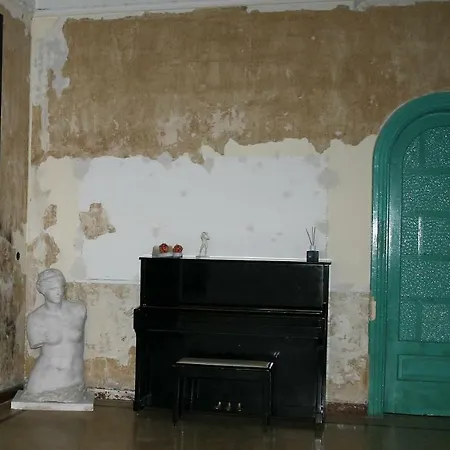 Neoclassical Art House Bhive Vilă *